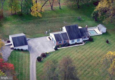 718 Spring Mills Rd, Westminster, MD 21157 photo 3