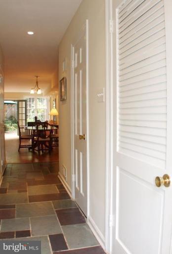 328 6th St SE, Washington, DC 20003 photo 2