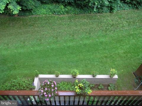 2049 Golf Course Dr, Reston, VA 20191 photo 1