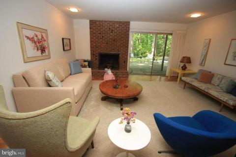 1704 Putter Ln, Reston, VA 20190 photo 1