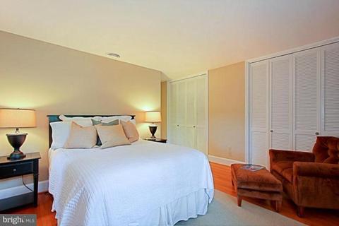1433 Laburnum St, Mclean, VA 22101 photo 1