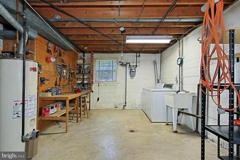 6315 Charnwood St, Springfield, VA 22152 photo 1