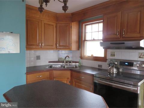 224 W Mill Rd, Maple Shade, NJ 08052 photo 3