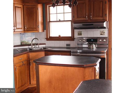224 W Mill Rd, Maple Shade, NJ 08052 photo 2