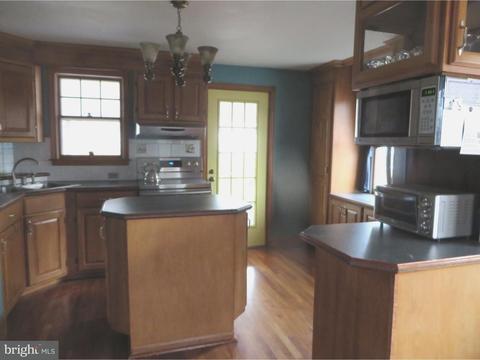 224 W Mill Rd, Maple Shade, NJ 08052 photo 4