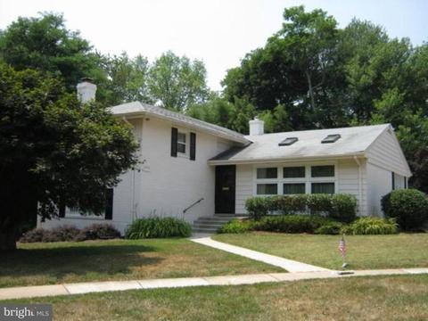 2200 Mark Ct, Silver Spring, MD 20910 photo 1