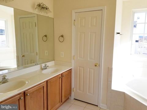 54 Watercourse Dr, Ranson, WV 25438 photo 19