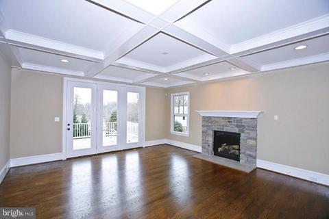 7904 Old Falls Rd, Mclean, VA 22102 photo 8