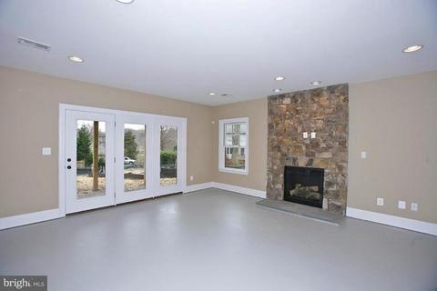 7904 Old Falls Rd, Mclean, VA 22102 photo 11