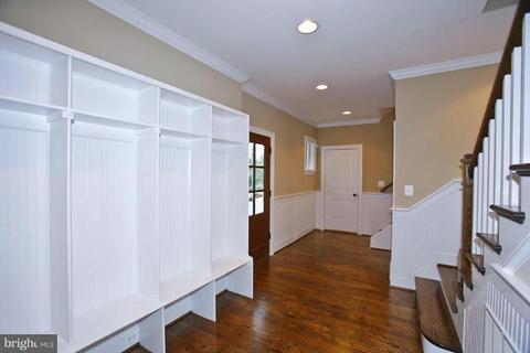7904 Old Falls Rd, Mclean, VA 22102 photo 10