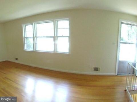 7507 Long Pine Dr, Springfield, VA 22151 photo 2