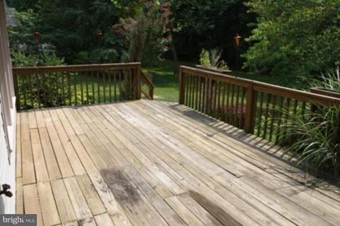 9333 Creekview Dr, Laurel, MD 20708 photo 4