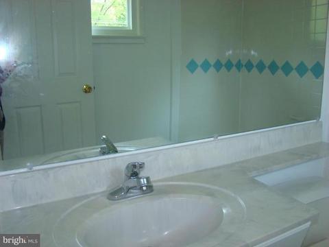 5215 Ravensworth Rd, Springfield, VA 22151 photo 11
