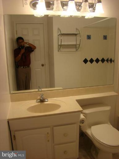 5215 Ravensworth Rd, Springfield, VA 22151 photo 9