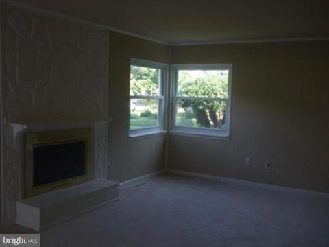 6217 Apache St, Springfield, VA 22150 photo 2