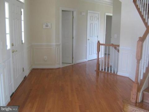 19163 Potomac Crest Dr, Triangle, VA 22172 photo 2