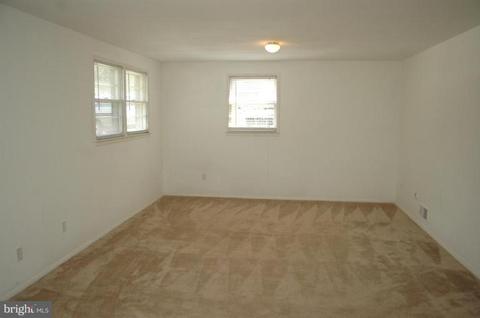 8113 Carrick Ln, Springfield, VA 22151 photo 9