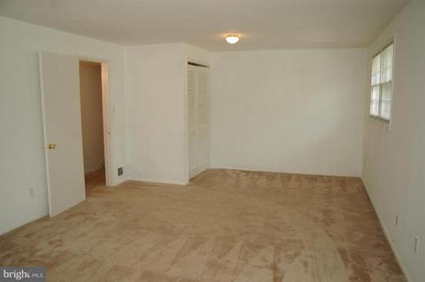 8113 Carrick Ln, Springfield, VA 22151 photo 10