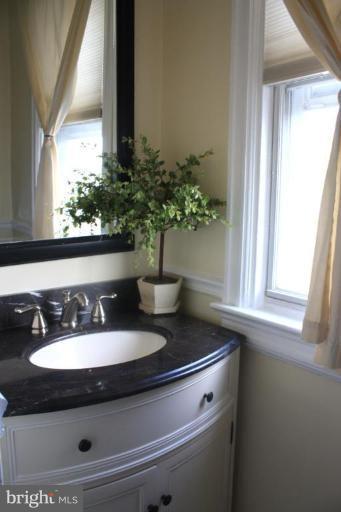 163 V St NE, Washington, DC 20002 photo 10