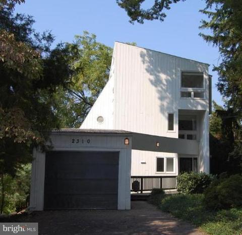 2310 King Pl NW, Washington, DC 20007 photo 1