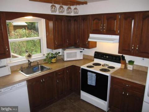 1819 Great Falls St, Mclean, VA 22101 photo 1