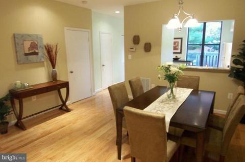 702 10th St NE, Washington, DC 20002 photo 2
