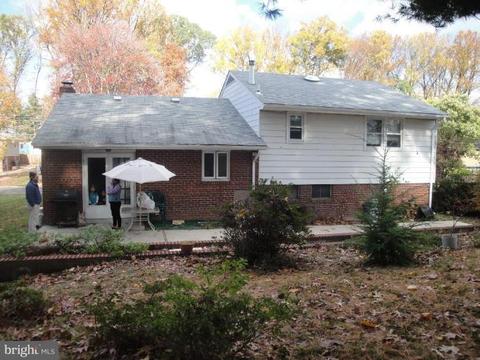 7709 Jervis St, Springfield, VA 22151 photo 2