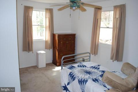 17300 Haw Ln, Silver Spring, MD 20905 photo 1