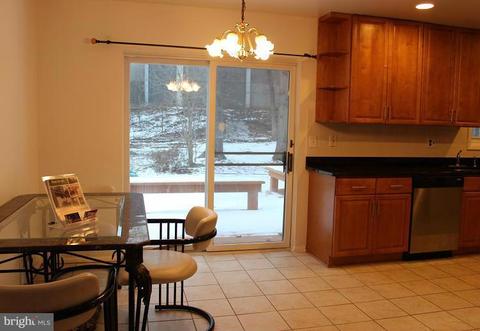7433 Long Pine Dr, Springfield, VA 22151 photo 6