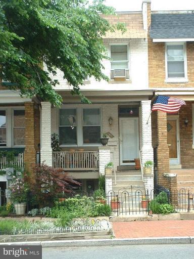 904 I St SE, Washington, DC 20003 photo 2