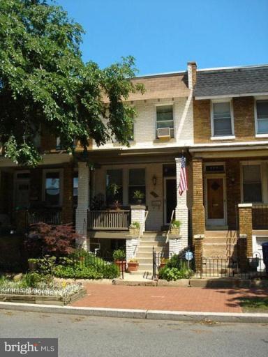 904 I St SE, Washington, DC 20003 photo 1