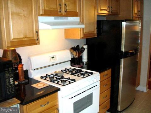 904 I St SE, Washington, DC 20003 photo 25