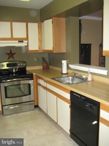 948 Sugar Maple St, Hampstead, MD 21074 photo 5