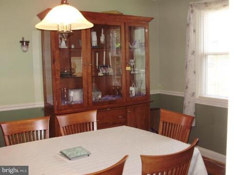 906 Lake Ave E, Baltimore, MD 21212 photo 4