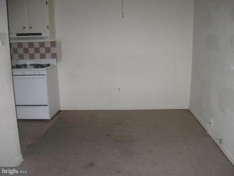 9160 Hitching Post Ln, Laurel, MD 20723 photo 2
