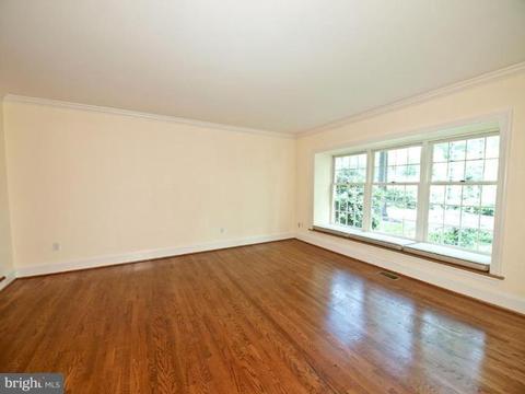 7279 Evans Mill Rd, Mclean, VA 22101 photo 5
