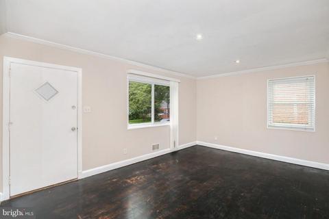 10409 Hemley Ln, Silver Spring, MD 20902 photo 2