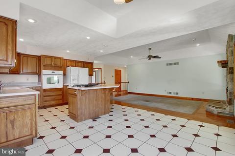 2328 Golf View Ln, Hampstead, MD 21074 photo 8