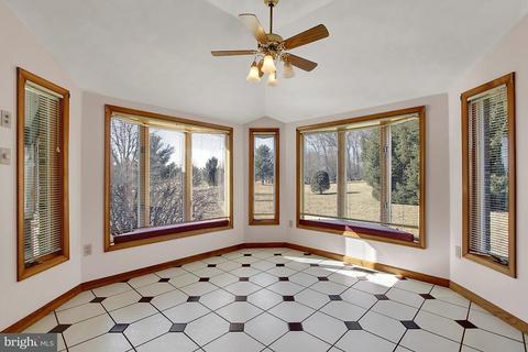2328 Golf View Ln, Hampstead, MD 21074 photo 10