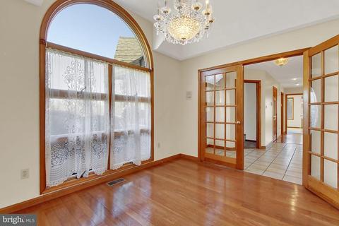 2328 Golf View Ln, Hampstead, MD 21074 photo 2