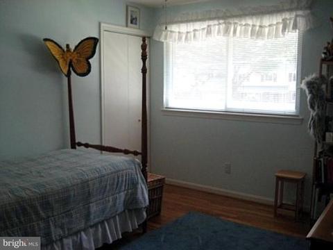 8417 Thames St, Springfield, VA 22151 photo 10