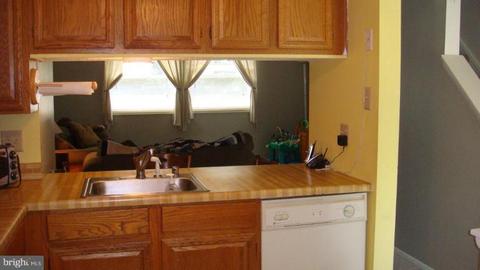 10648 Whiterock Ct, Laurel, MD 20723 photo 5