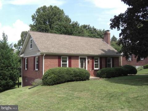 142 Smith Ave, Westminster, MD 21157 photo 1