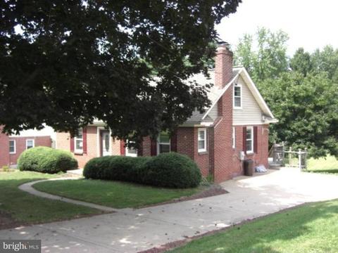 142 Smith Ave, Westminster, MD 21157 photo 2
