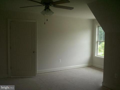3854 Leeds Manor Rd, Markham, VA 22643 photo 9