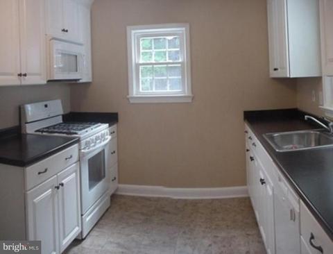 10310 Ridgemoor Dr, Silver Spring, MD 20901 photo 4