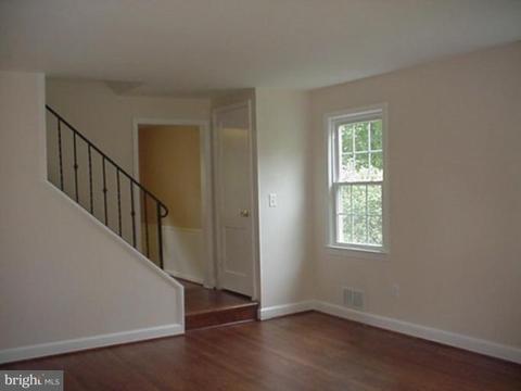 10310 Ridgemoor Dr, Silver Spring, MD 20901 photo 2