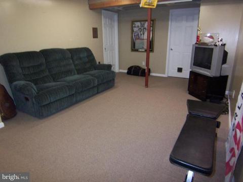 712 Collier Ct, Westminster, MD 21158 photo 2