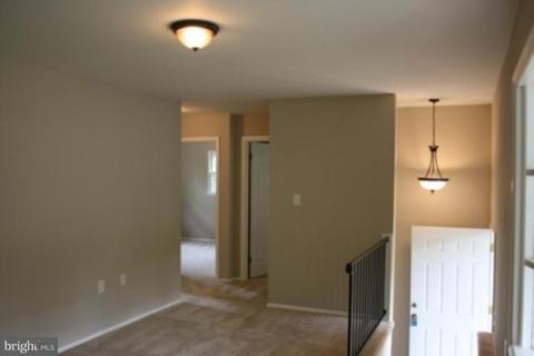 18908 White Oak Dr, Triangle, VA 22172 photo 5