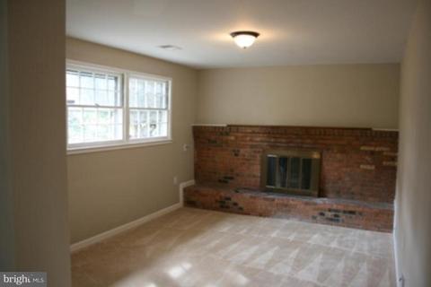 18908 White Oak Dr, Triangle, VA 22172 photo 4